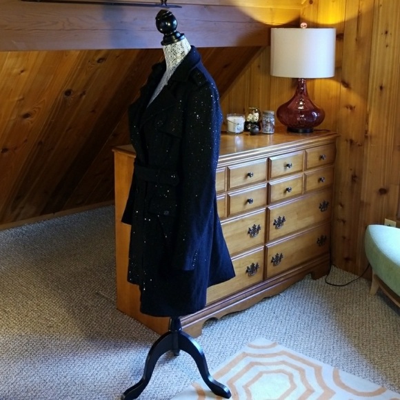 Bebe long sequin black coat with belt in size Large. - Picture 4 of 8